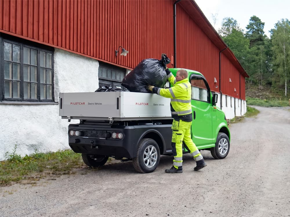Eldrivet arbetsfordon används i daglig kommunal drift